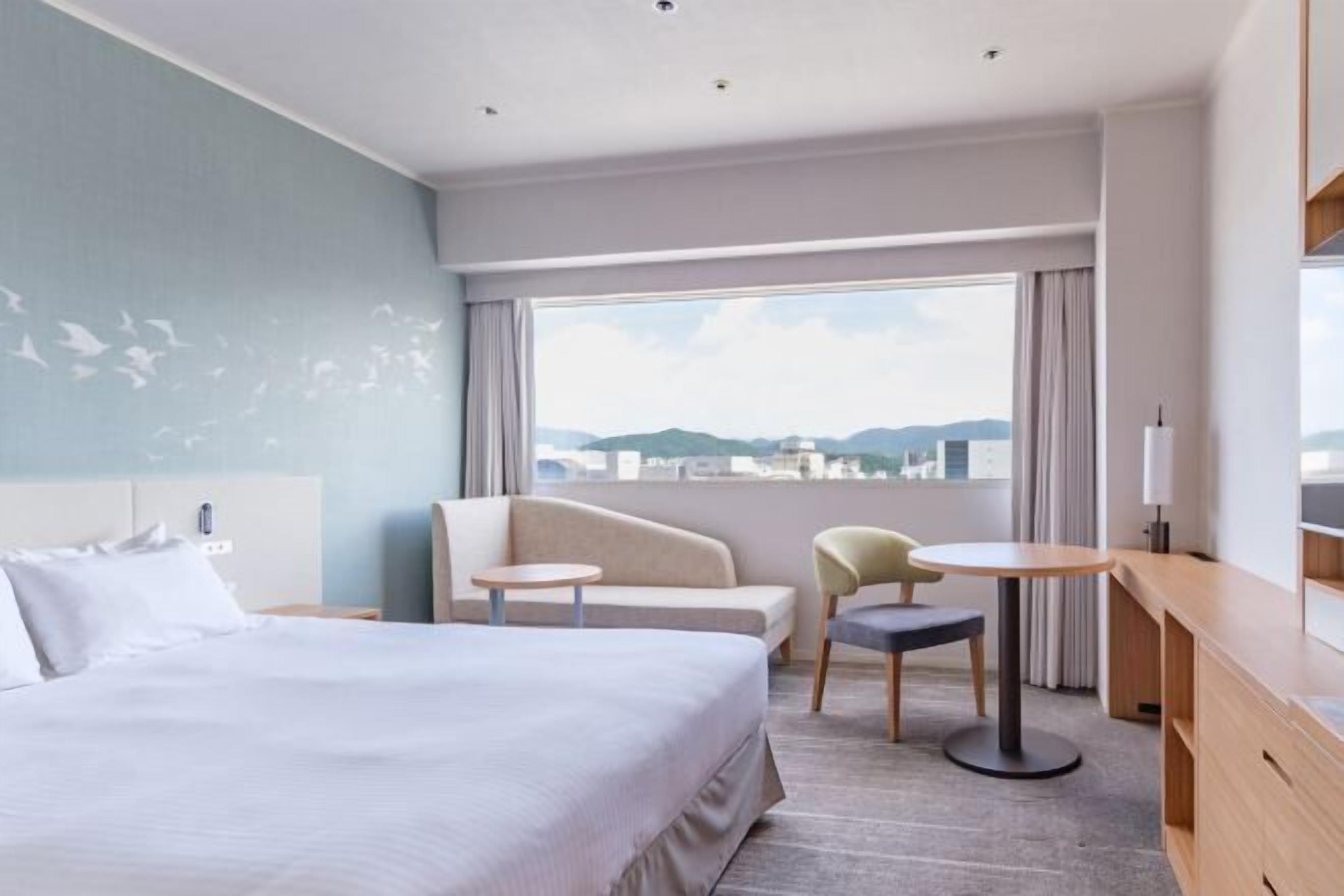 1 bedroom, premium bedding, down duvets, in-room safe