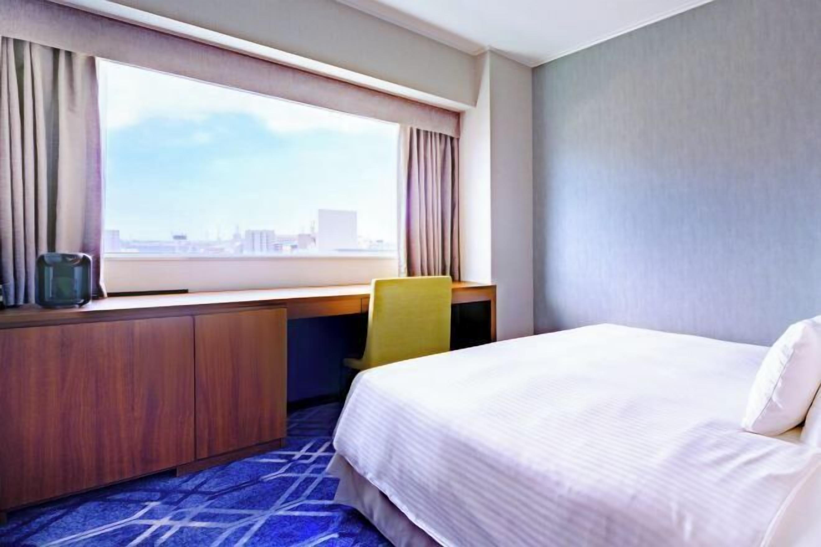 1 ห้องนอน, เครื่องนอนระดับพรีเมียม, ผ้านวมขนเป็ด, ตู้นิรภัยในห้องพัก