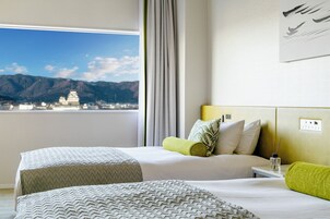 1 bedroom, premium bedding, down comforters, in-room safe