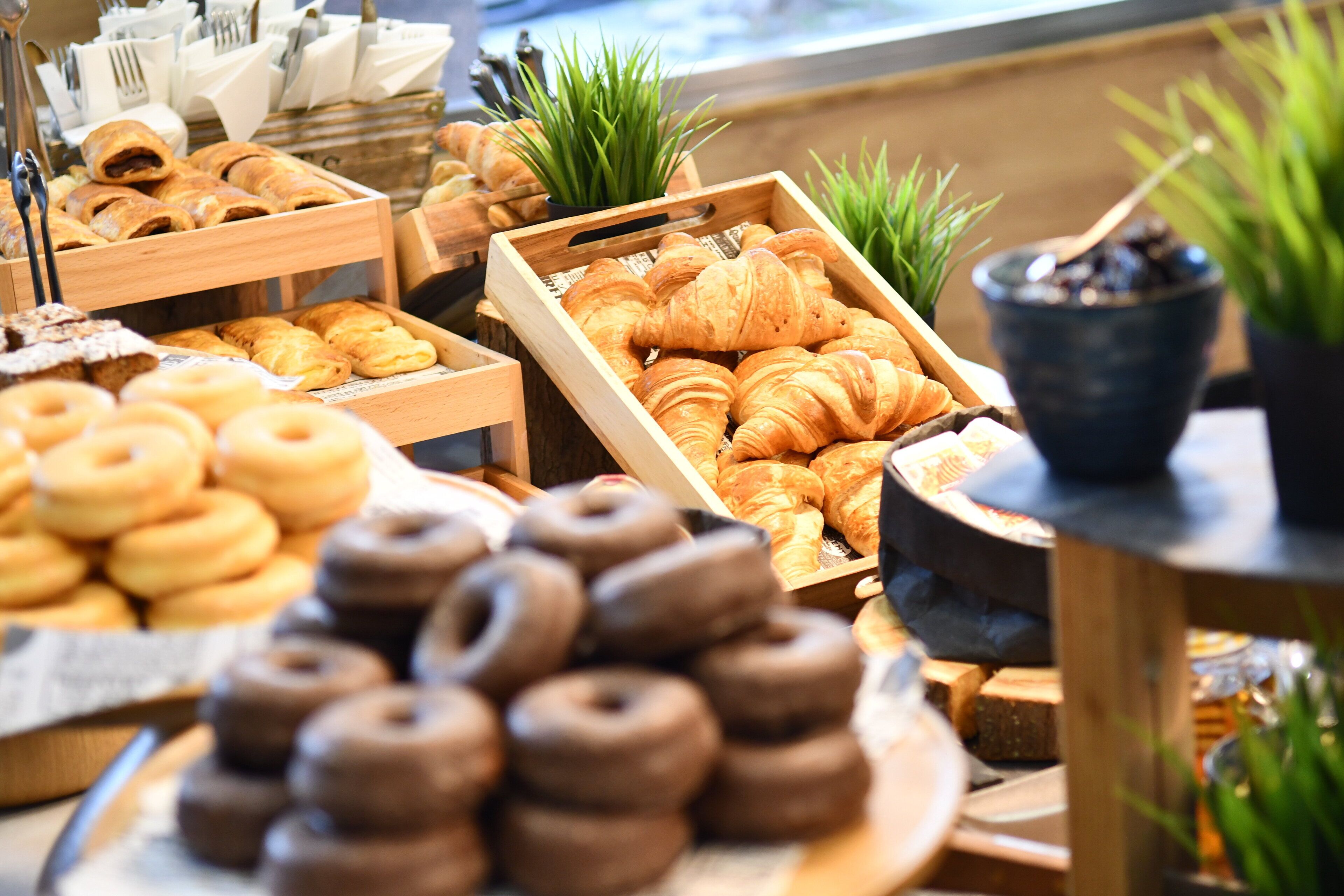 daily buffet breakfast (eur 15 per person)
