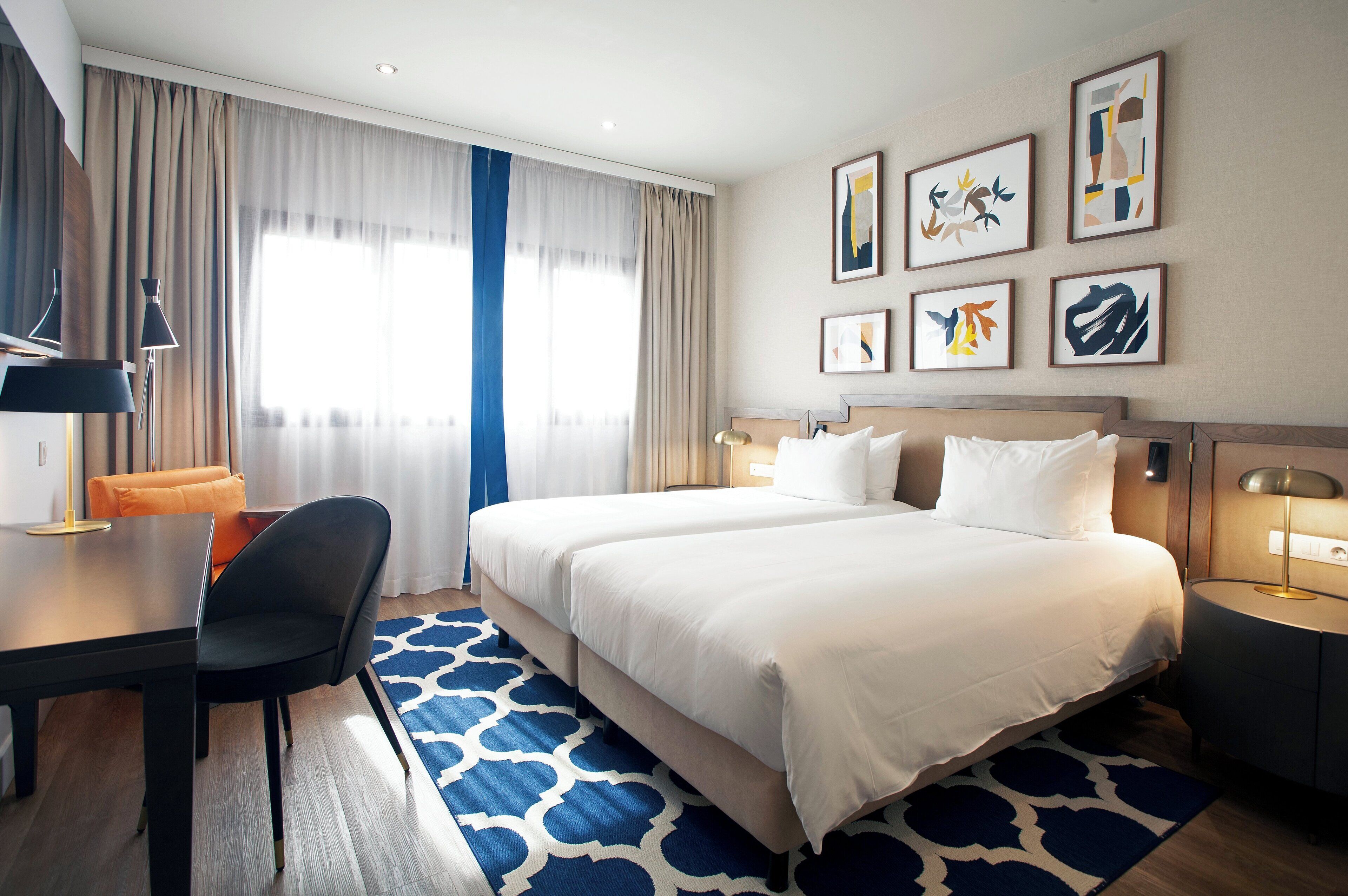 Phòng Premium | Minibar, két bảo mật tại phòng, bàn, màn/rèm cản sáng 