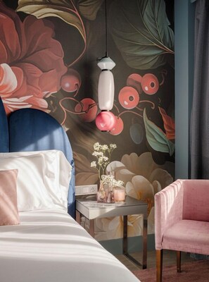 Minibar, in-room safe, desk, soundproofing - Hesperia Donosti (San Sebastian)
