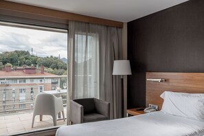 Minibar, in-room safe, desk, soundproofing