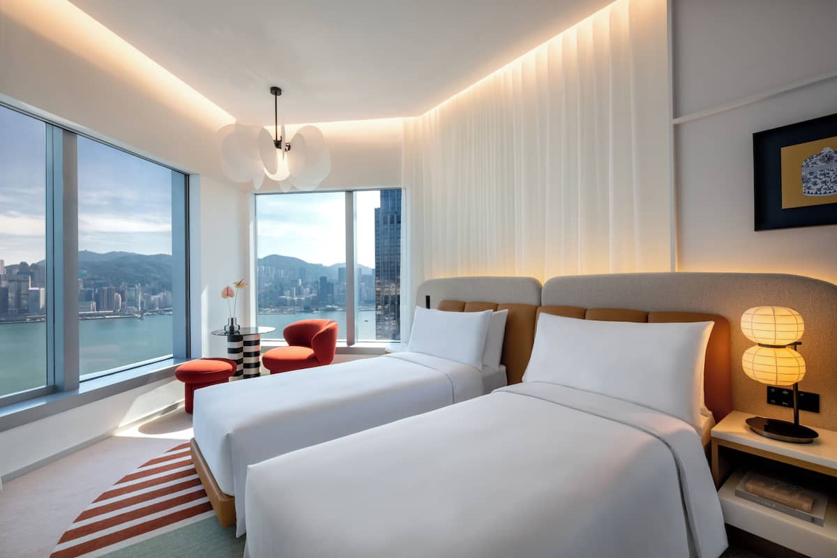 Minibar, in-room safe, laptop workspace, blackout curtains