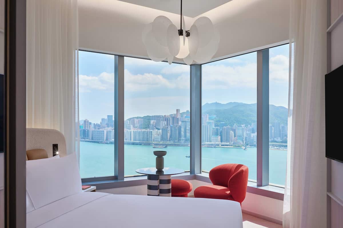 Signature Harbour King | 1 bedroom, minibar, in-room safe, laptop workspace