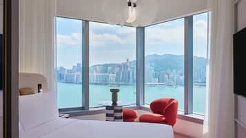 Signature Harbour King | 1 bedroom, minibar, in-room safe, laptop workspace