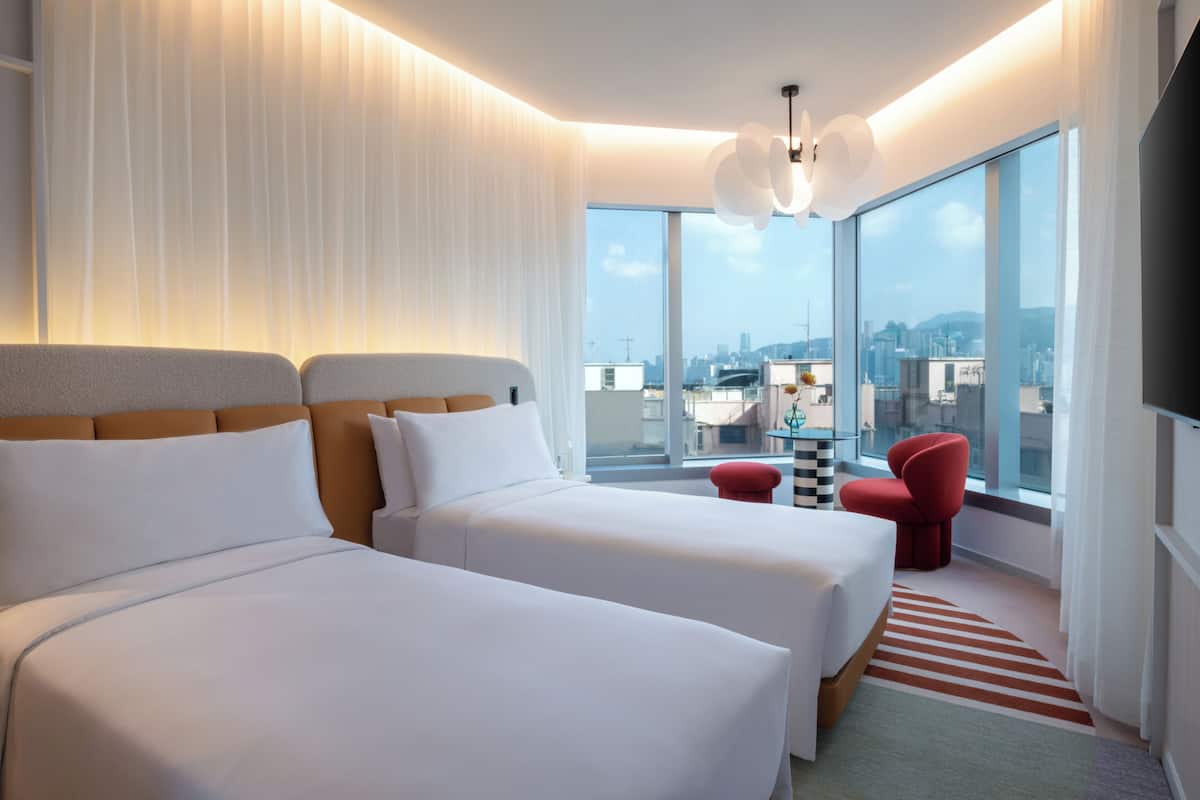 Minibar, in-room safe, laptop workspace, blackout curtains