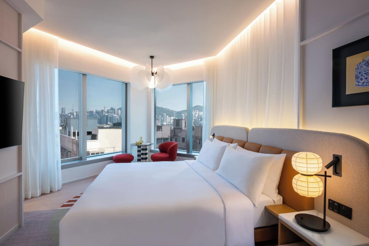 Minibar, in-room safe, laptop workspace, blackout curtains