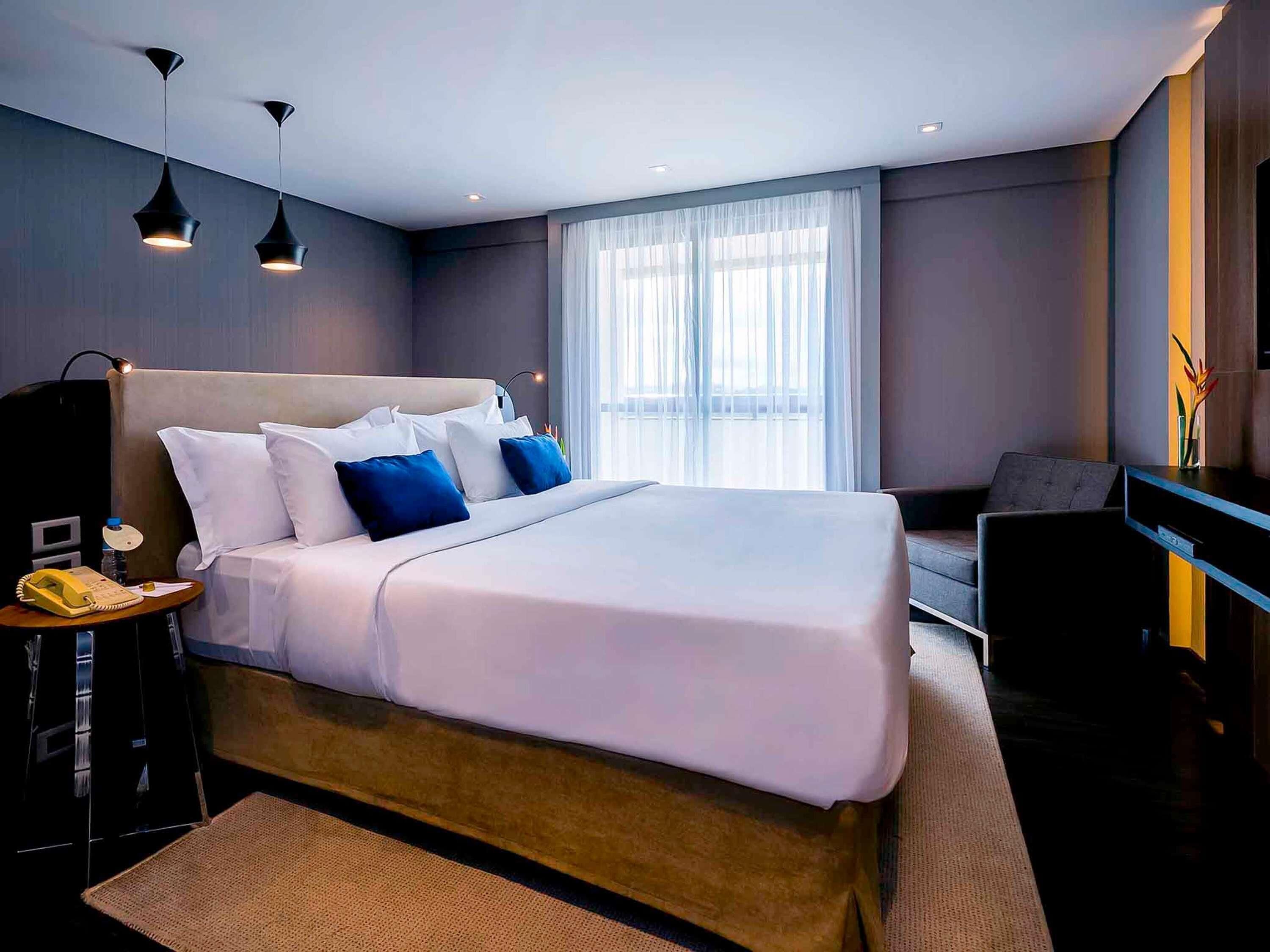 Premium bedding, minibar, in-room safe, desk