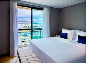 Executive Suite, 1 King Bed with Sofa bed