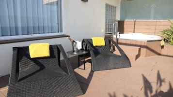 Deluxe tweepersoonskamer, uitzicht op zee | Terras