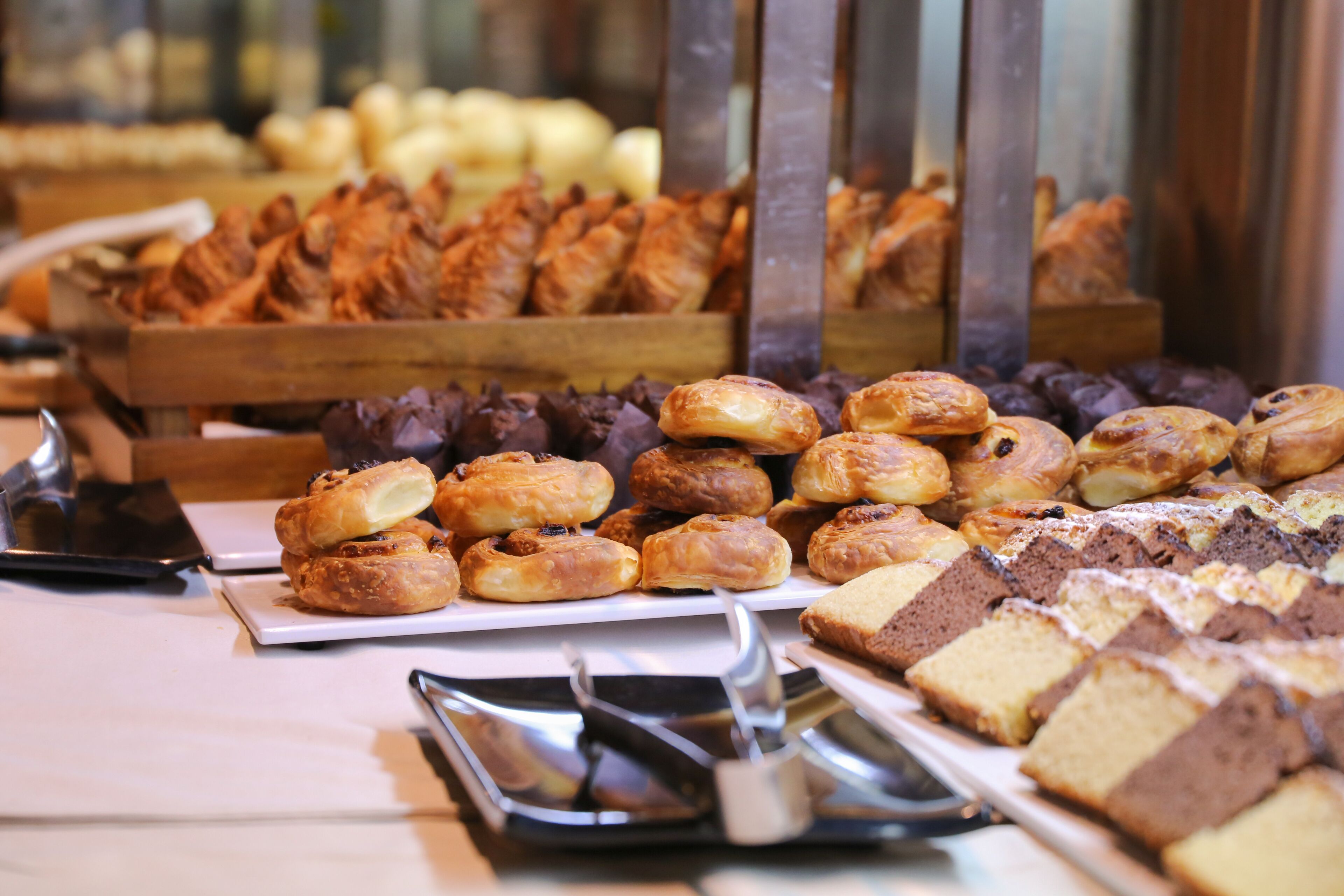 Petit déjeuner buffet (17 EUR par personne)