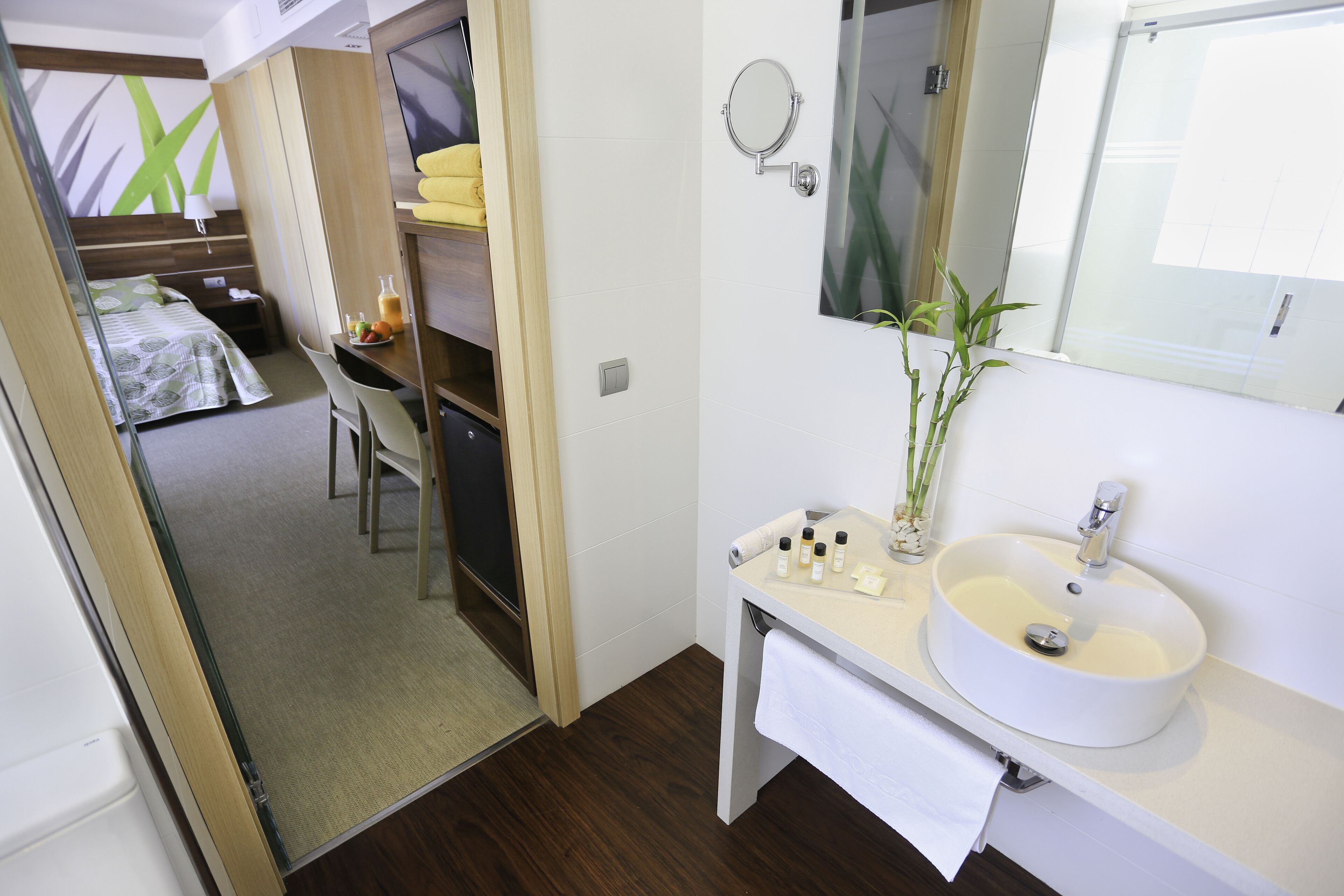 superior room, jetted tub (premium) | 1 bedroom, premium bedding, minibar, in-room safe