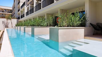 Habitación doble (Swim Up - Adults Only) | 1 habitación, caja de seguridad en la habitación y escritorio