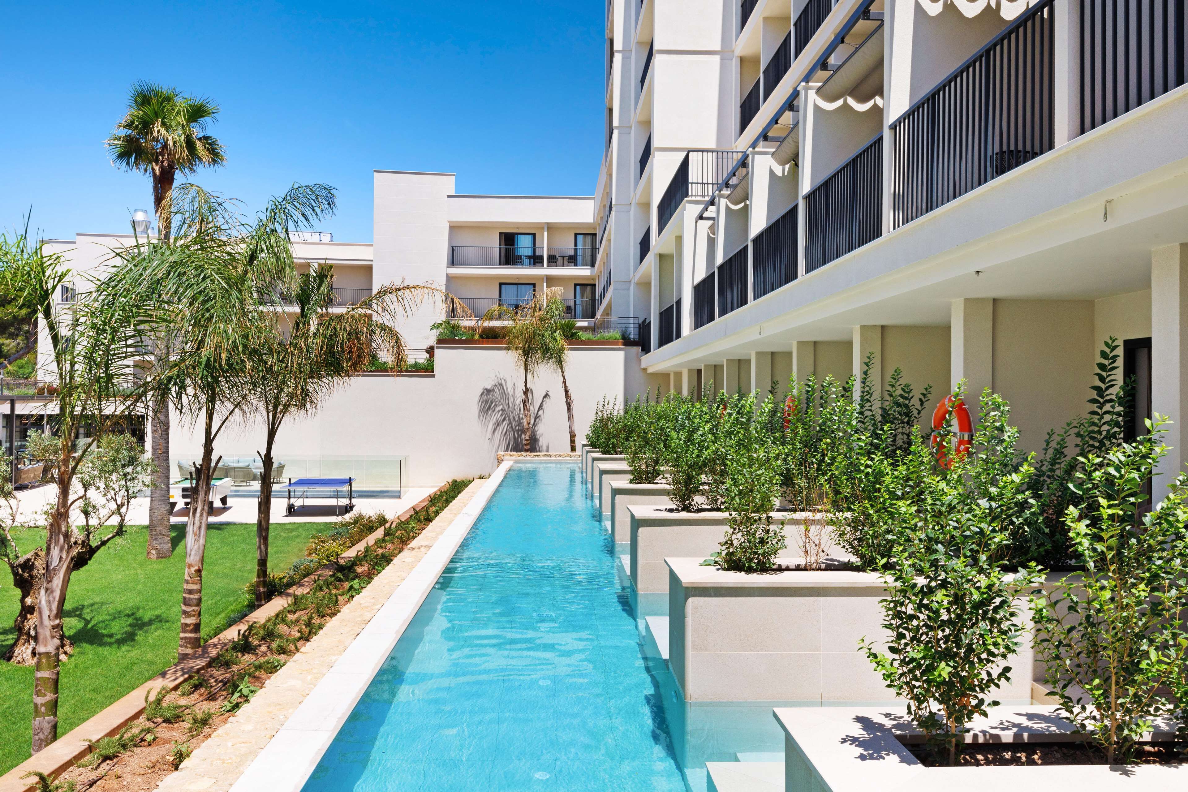 indoor pool, outdoor pool, pool loungers