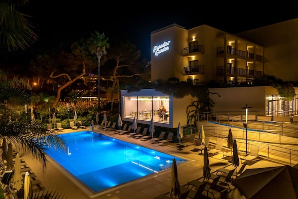 Indoor pool, outdoor pool, pool loungers