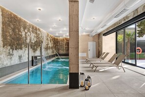 Indoor pool, outdoor pool, pool loungers - Paradiso Garden Hotel (Palma de Mallorca)