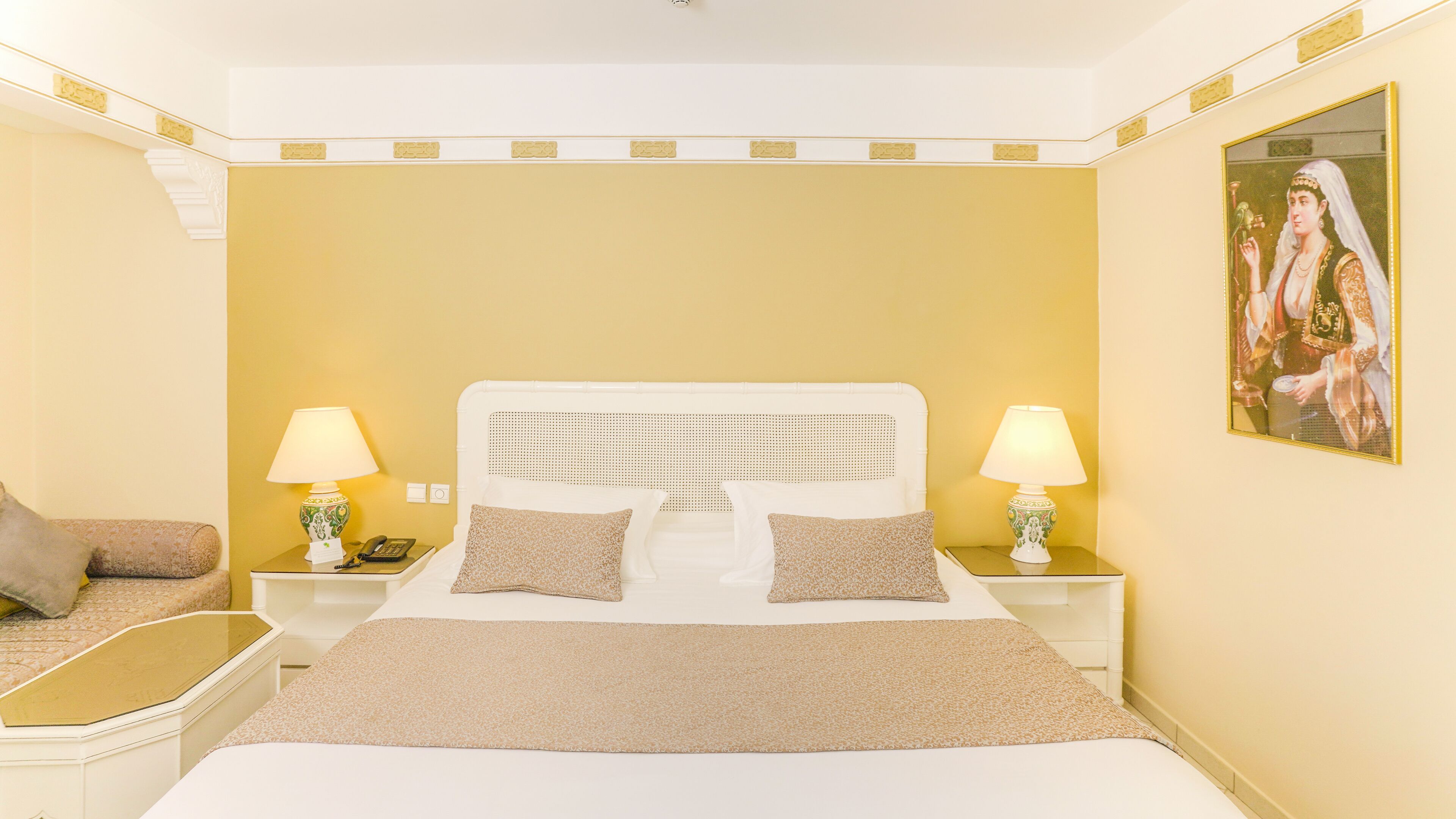 Premium bedding, minibar, soundproofing, free WiFi