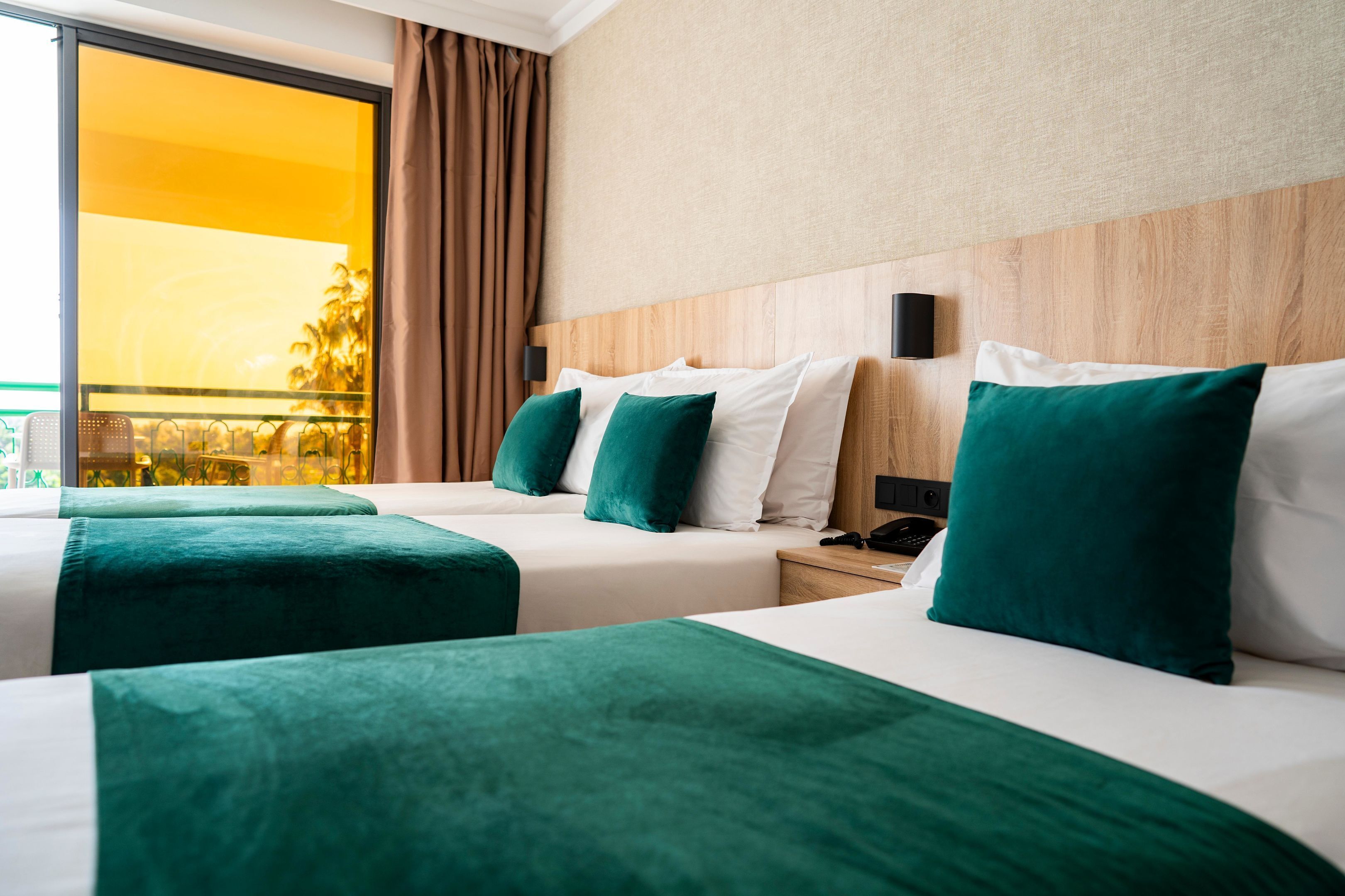 Standard trippelrum - 1 sovrum | Sängtillbehör av högsta kvalitet och minibar