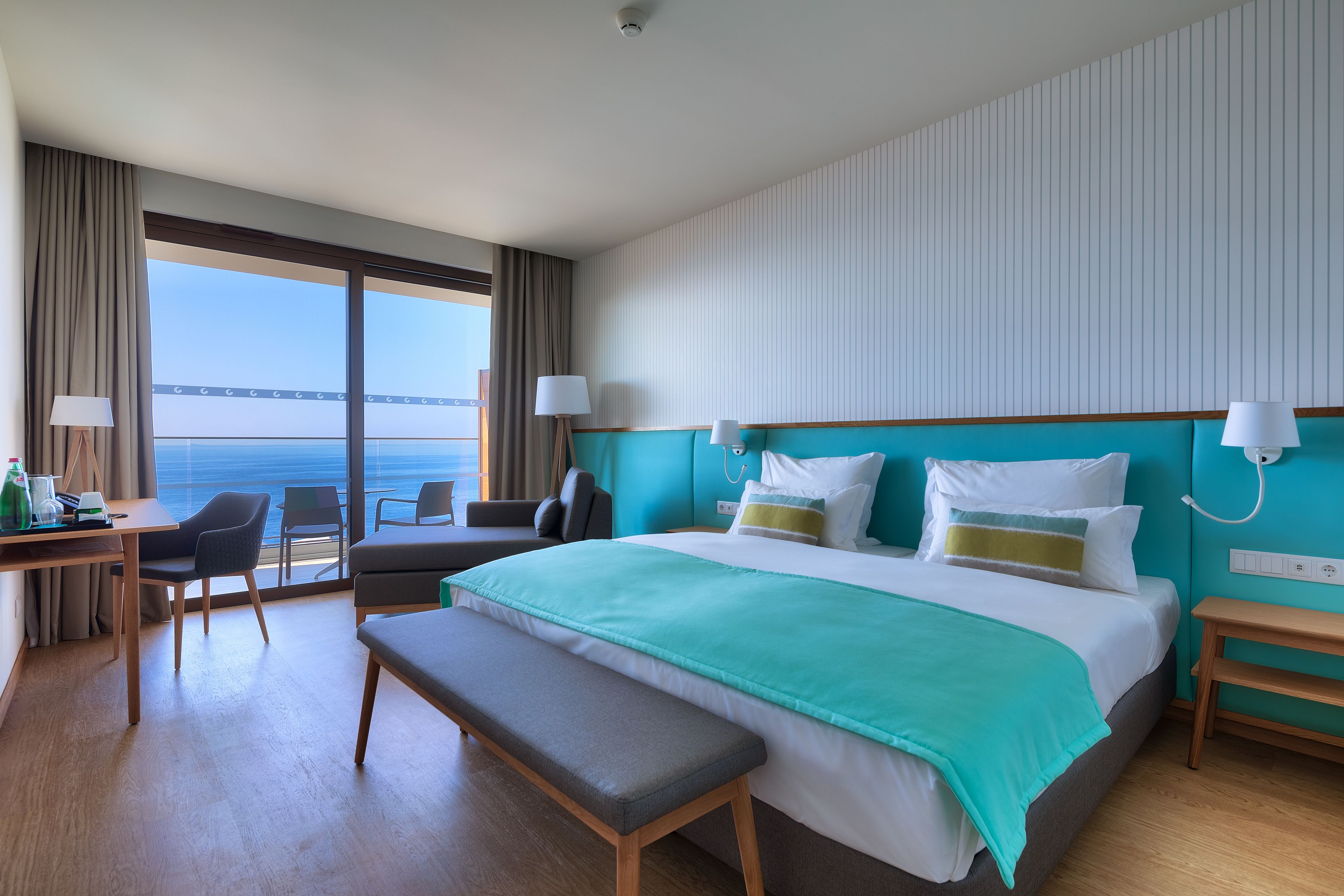 Single Room, Sea View | Minibar, in-room safe, desk, blackout curtains