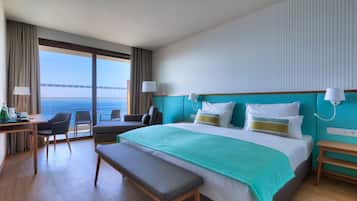 Single Room, Sea View | Minibar, in-room safe, desk, blackout curtains