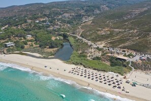 Beach nearby, beach umbrellas - Ikaros Star Hotel (Ikaria)