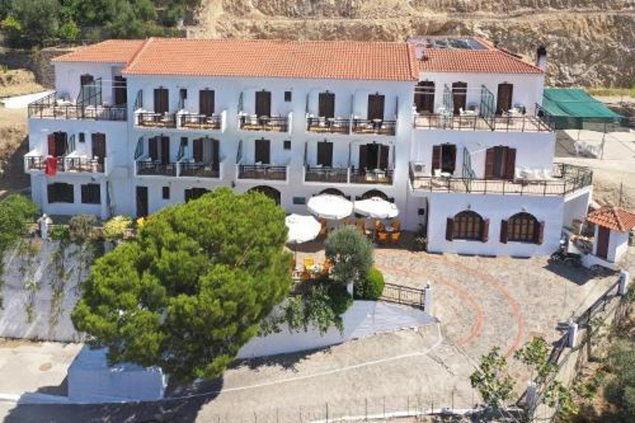 المنشأة  من الخارج