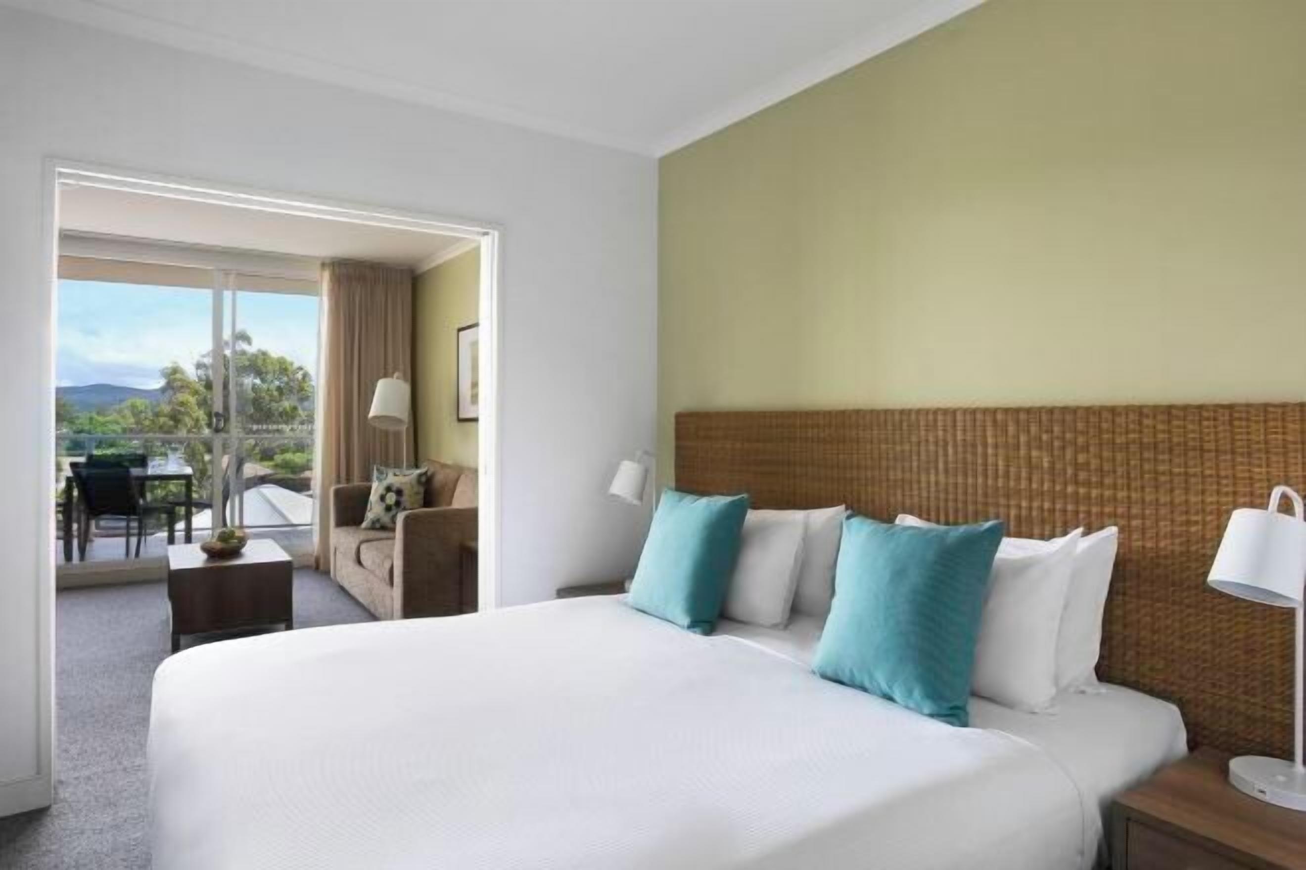 Premium bedding, in-room safe, individually furnished, desk
