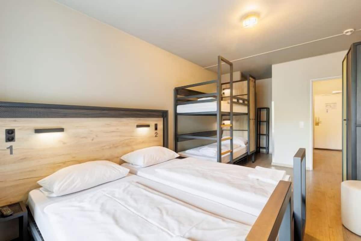 Brankas, Wi-Fi gratis, dan seprai linen