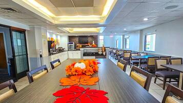 Free daily continental breakfast