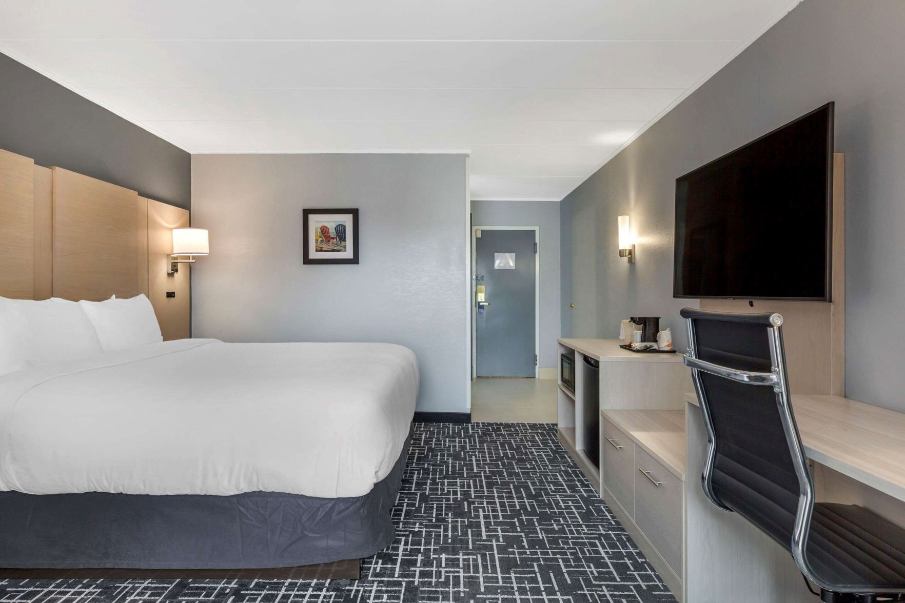 Desk, blackout drapes, iron/ironing board, free WiFi