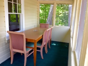 Cottage, 2 double beds | Iron/ironing board, free internet, bed sheets - Pilgrim Inn & Cottages (Plymouth)