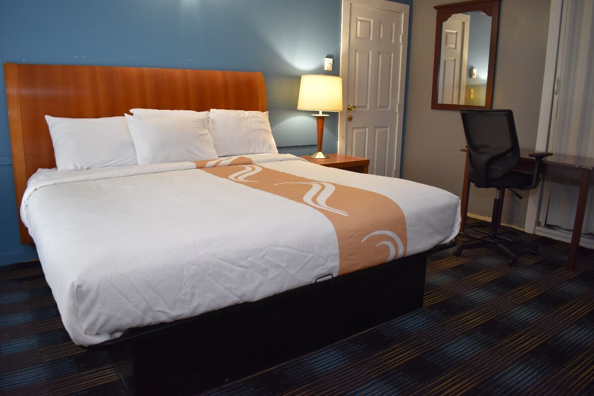 Standard Room, 1 Queen Bed