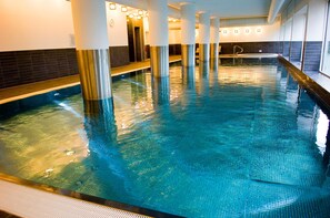 Indoor pool, pool loungers