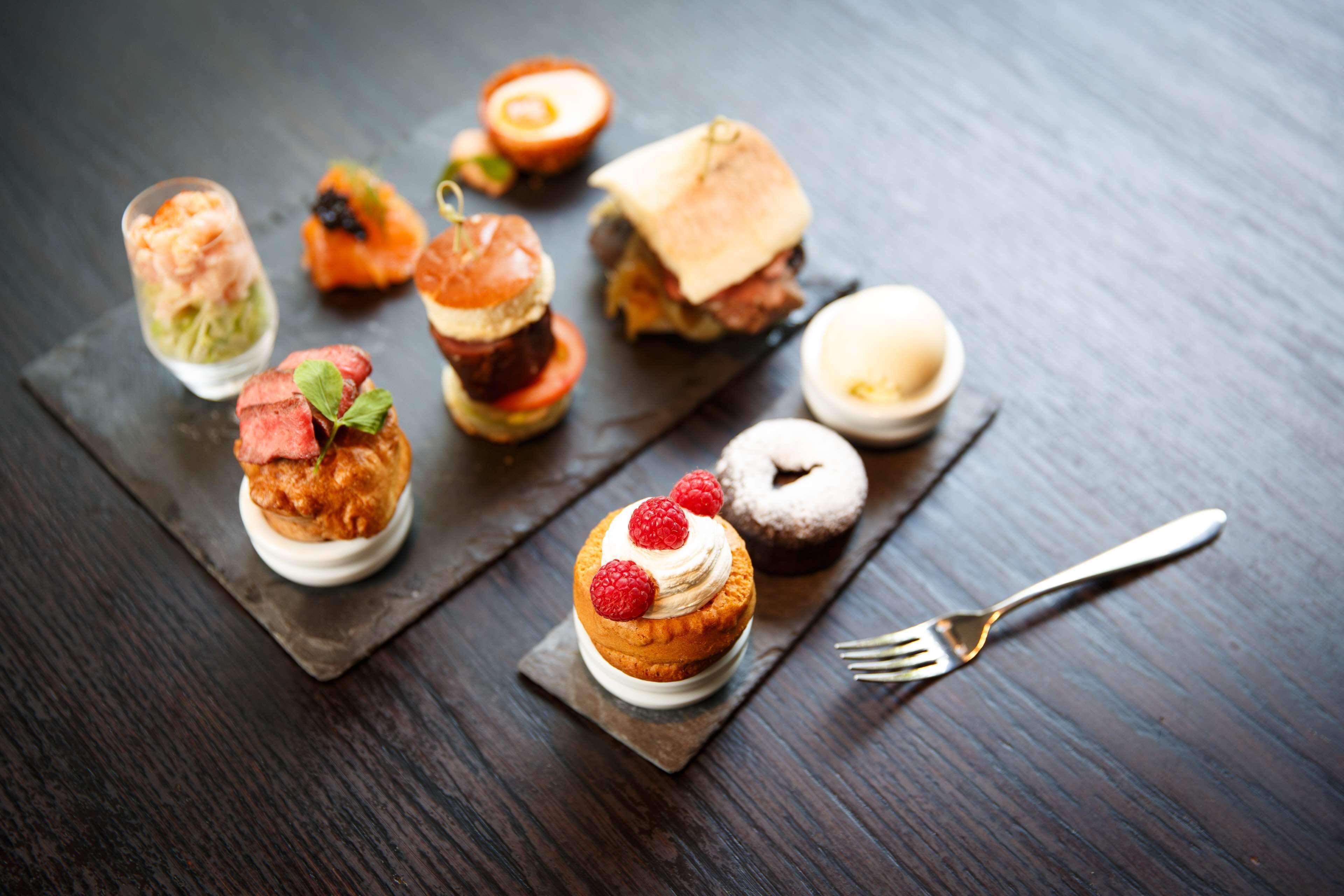 breakfast, lunch, dinner served; local cuisine, al fresco dining