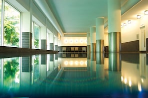 Indoor pool, sun loungers - Park Plaza Cardiff (Cardiff)