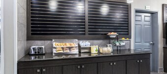 Platinum Inn & Suites Webster