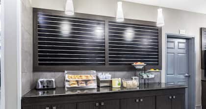 Platinum Inn & Suites Webster