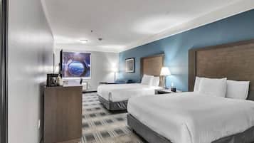 Habitación, 2 camas Queen size, barra de apoyo en la tina, para no fumadores | Ropa de cama de alta calidad y escritorio