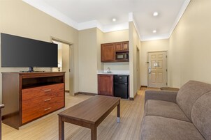 Suite, 1 King Bed, Non Smoking, Refrigerator & Microwave (with Sofabed) | Pillowtop beds, in-room safe, desk, laptop workspace