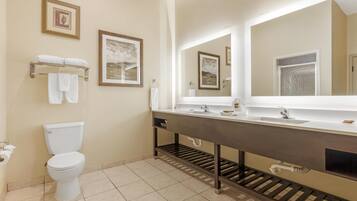Honeymoon Suite, 1 King Bed, Non Smoking, Jetted Tub | Bathroom | Free toiletries, hair dryer, towels, soap