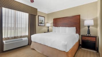 Suite, 1 King Bed, Non Smoking, Kitchenette (with Sofabed)