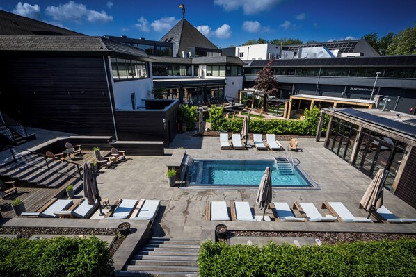 Wellness Junior Suite | Camas con pillow-top, caja de seguridad en la habitación y escritorio 