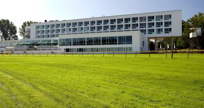 ATLANTIC Hotel Galopprennbahn