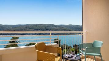 Superior Triple Room, Balcony (Seaside) | Vista desde la habitación