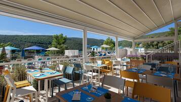 2 restaurants, breakfast, lunch, dinner served; Mediterranean cuisine