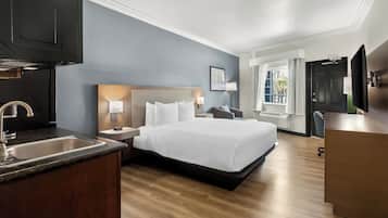 Room, 1 King Bed, Kitchenette