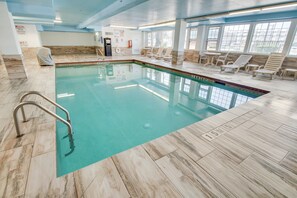 Indoor pool, a heated pool - Hyatt Select Galveston - Beachfront (Galveston)