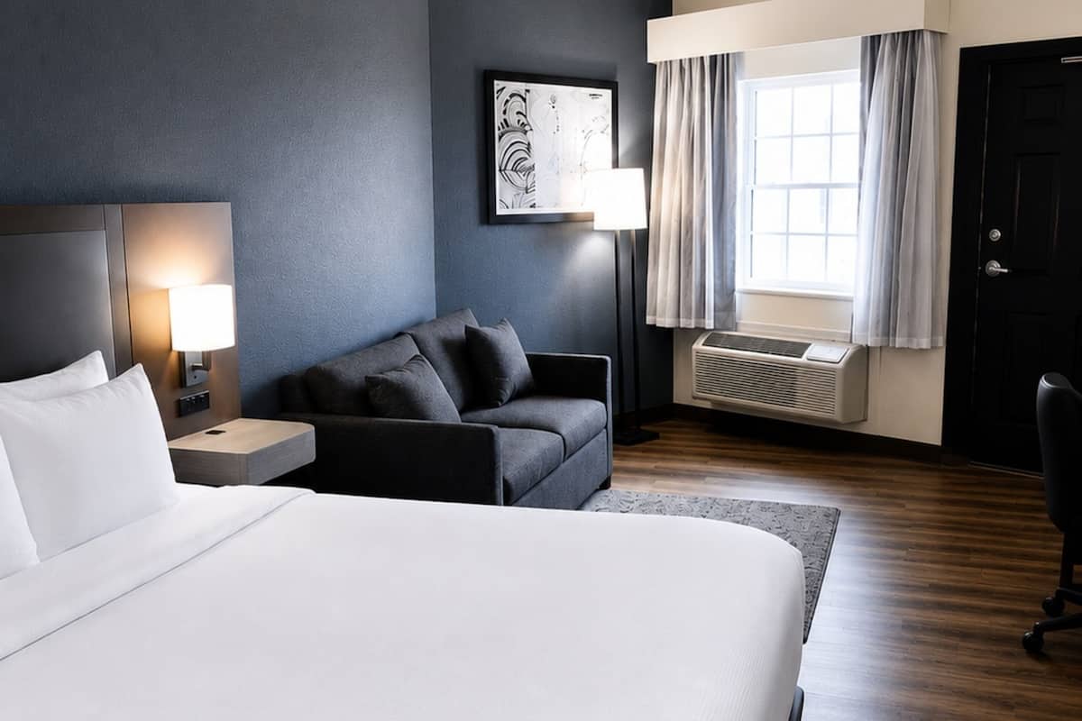 In-room safe, desk, iron/ironing board, free WiFi