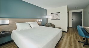 Room, 1 King Bed, Accessible (Acessible Roll-in Shower) | In-room safe, desk, iron/ironing board, free WiFi
